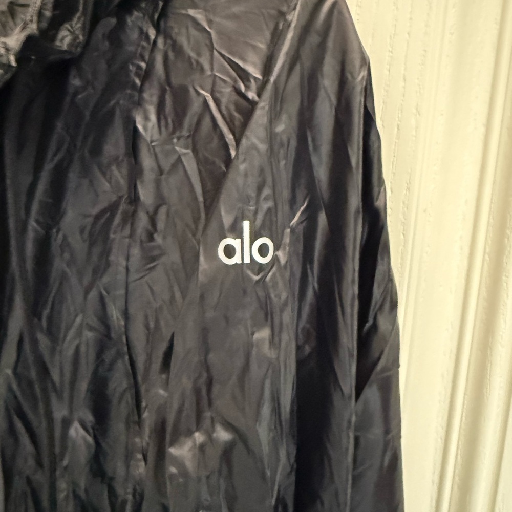 Alo Yoga Sprinter Windbreaker jacket - Picture 3 of 6